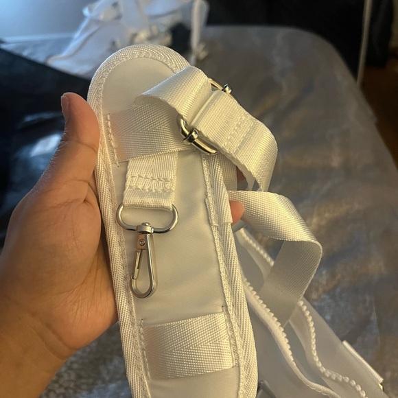 ALO Yoga White mesh duffle! NWT! - Picture 5 of 8